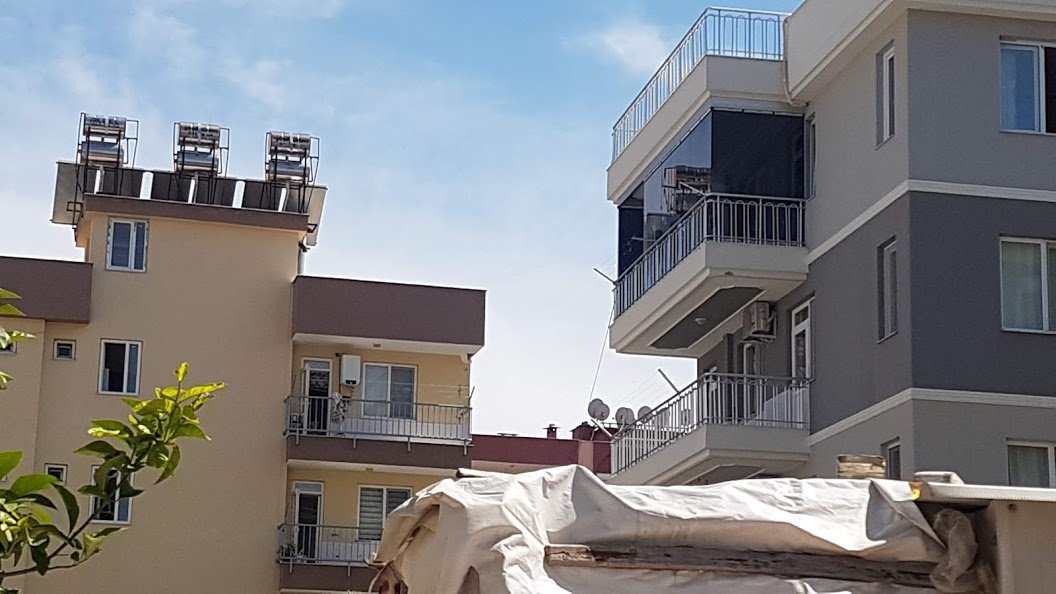 CAM BALKON